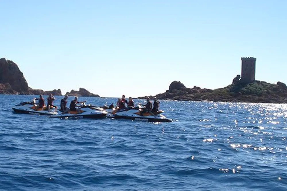 Jet ski, randonnée cannes et îles de lérins au départ du Port de Saint-Aygulf